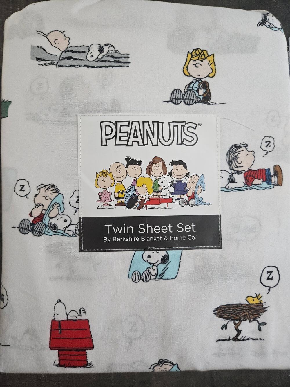 Peanuts 3 piece twin sheet set Snoopy Linus Woodstock White Adorable 13 in NIP